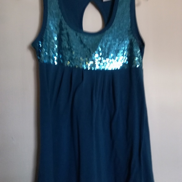 Top - Picture 4 of 4